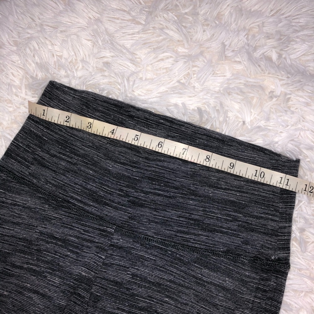 Aerie Chill. Play. Move. 3/4 Crop Gray Leggings - Picture 8 of 10